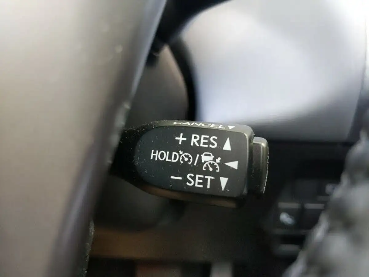 2020-toyota-prius-18-vvt-i-excel-big-14