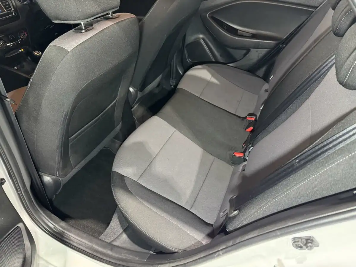 2017-hyundai-i20-12-se-hatchback-5d-big-18