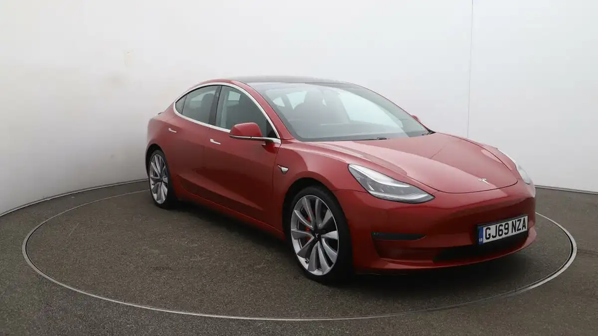 2019-tesla-model-3-e-4x4-performance-pack-big-42