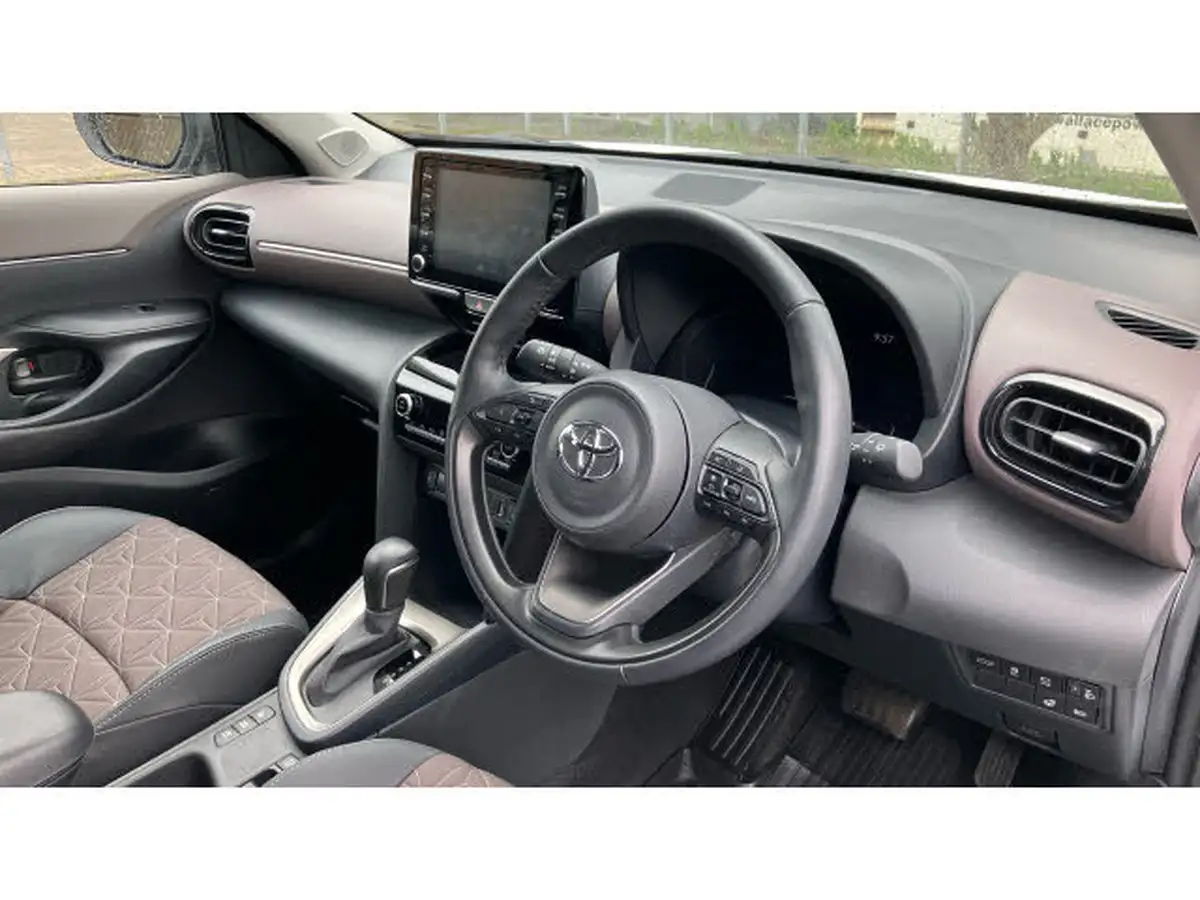 2024-toyota-yaris-cross-15-vvt-i-excel-awd-i-big-10
