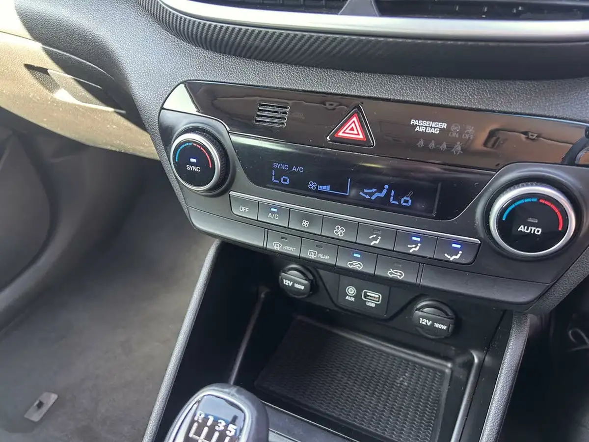 2018-hyundai-tucson-16-gdi-se-nav-big-40