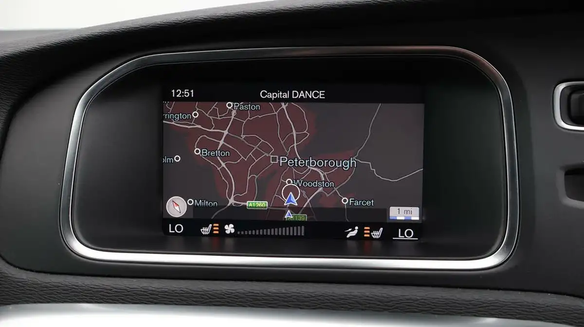 2019-volvo-v40-20td-d3-r-design-nav-plus-geartronic-big-11