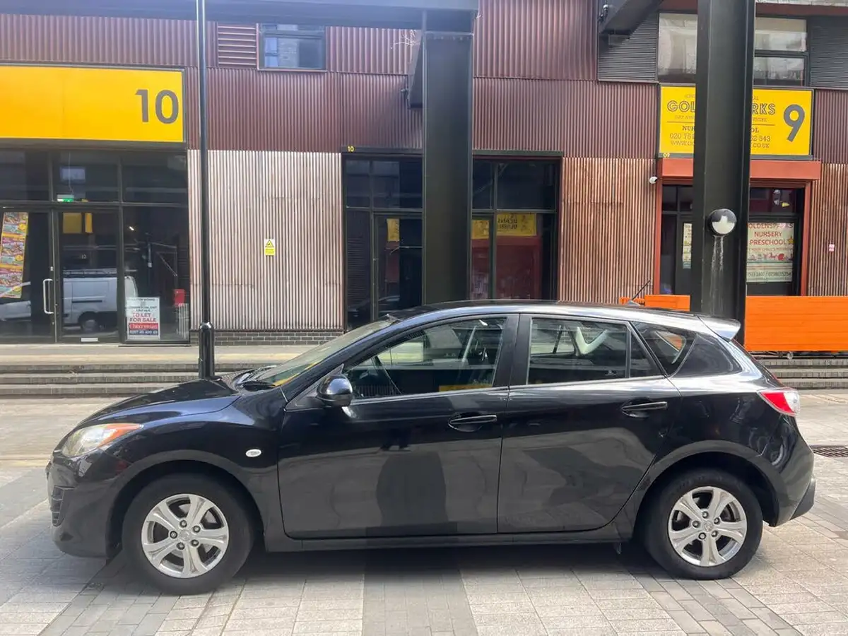 2009-mazda-mazda3-16-ts-hatchback-5d-big-2
