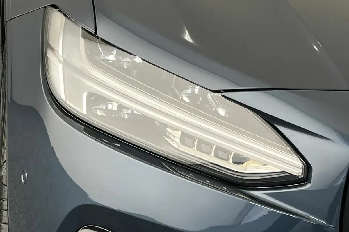 2024-volvo-v90-20-t6-r-design-big-17