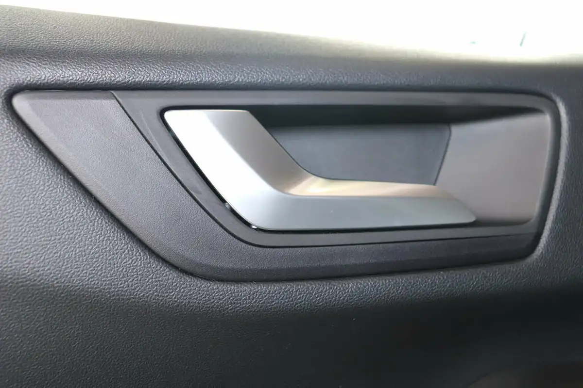 2019-ford-focus-10t-titanium-ss-hatchback-big-40
