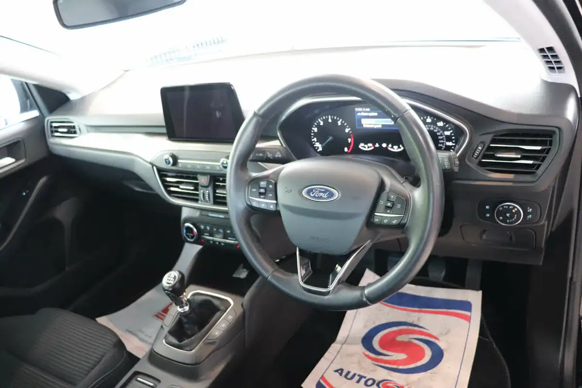 2019-ford-focus-10t-titanium-ss-hatchback-big-16