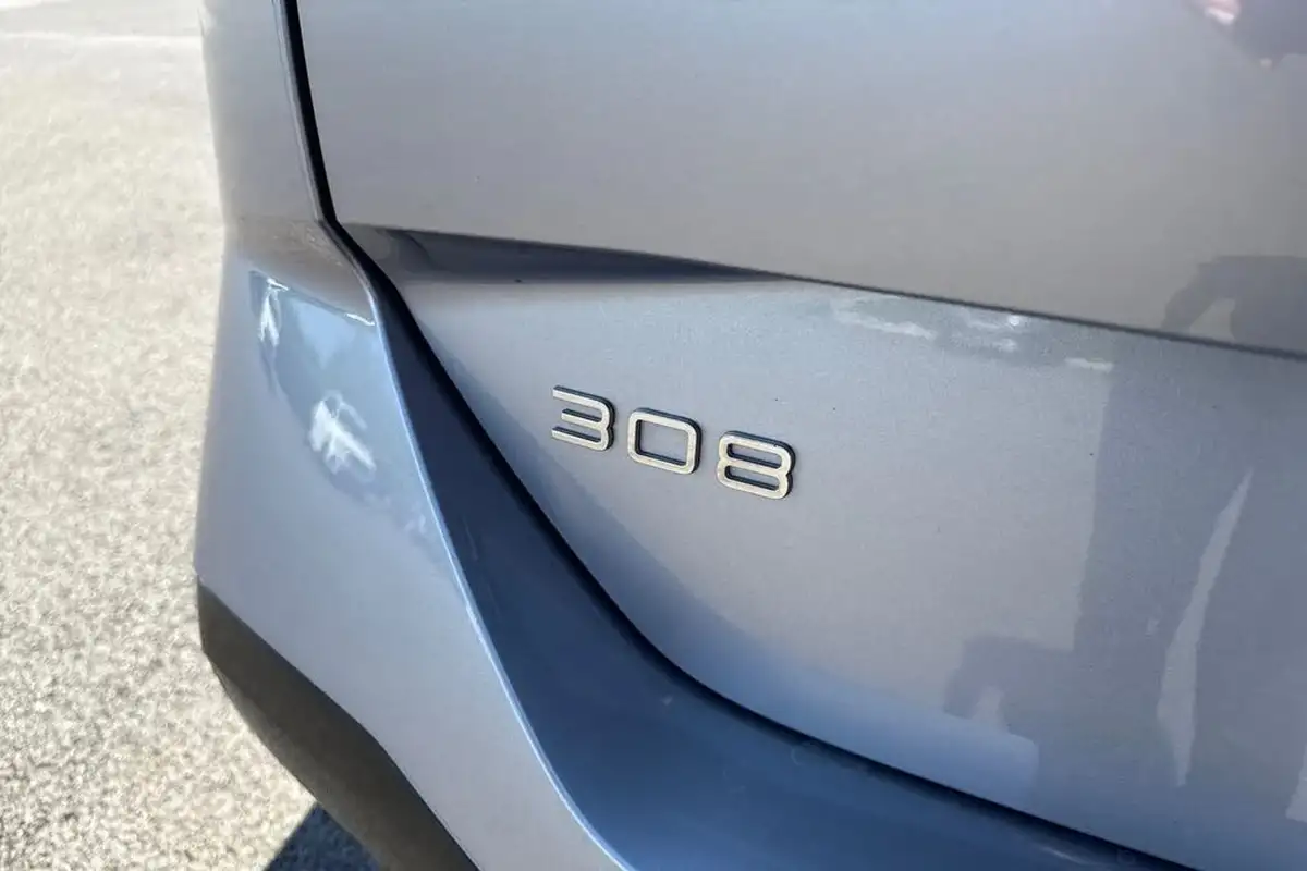 2024-peugeot-308-sw-12-puretech-allure-130ps-ss-eat8-big-32