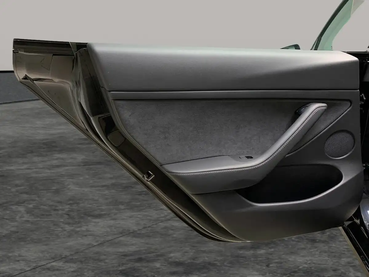 2022-tesla-model-3-e-performance-big-35