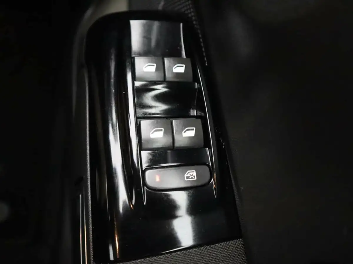 2020-citroen-c3-12-puretech-flair-plus-110ps-eat6-big-36