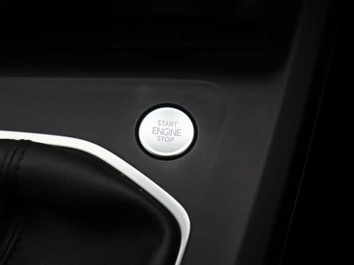2022-volkswagen-golf-15-tsi-life-150ps-hatchback-big-31