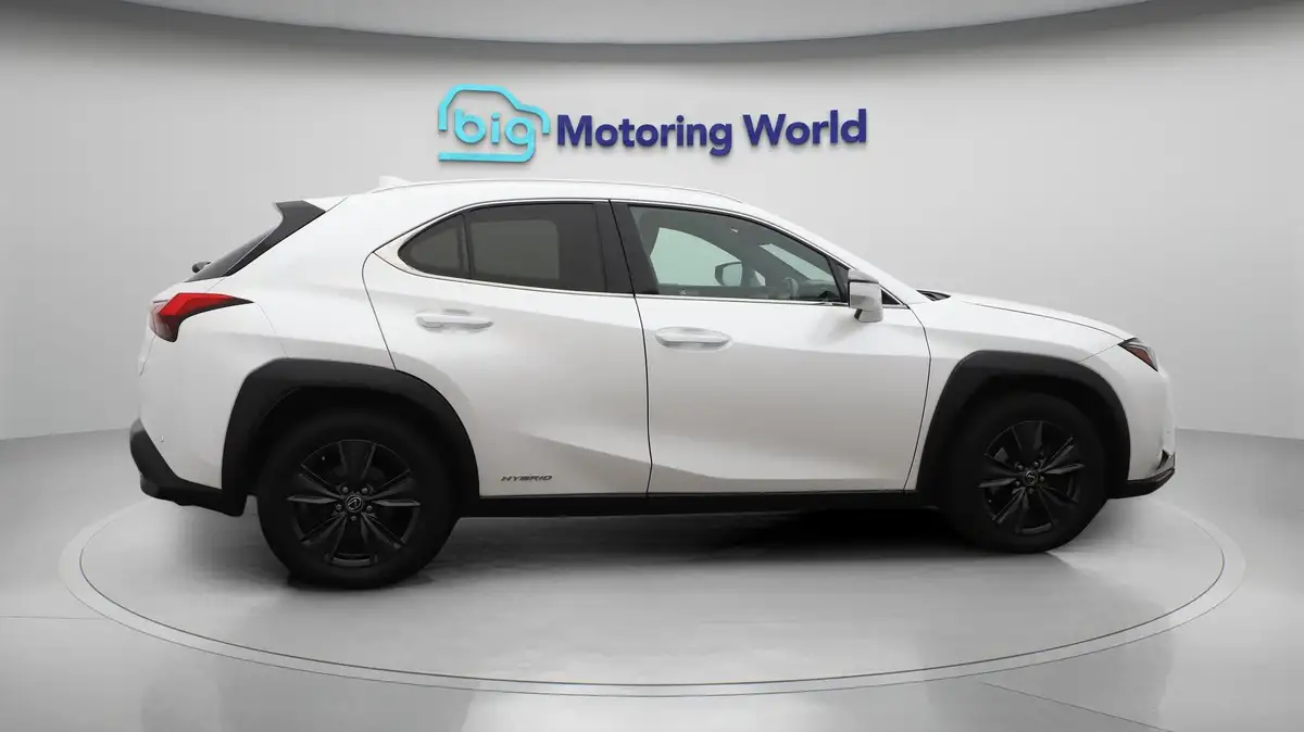 2021-lexus-ux-250h-20-ux-184bhp-without-navigation-big-8