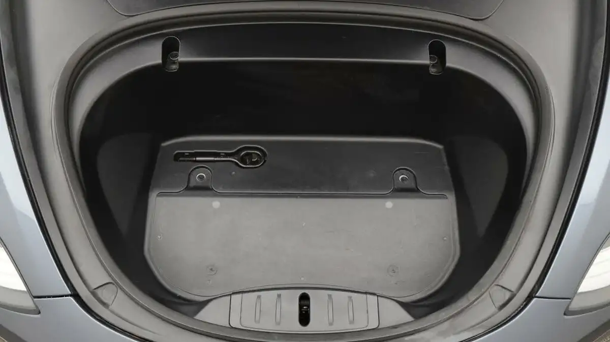 2020-tesla-model-3-e-performance-big-19