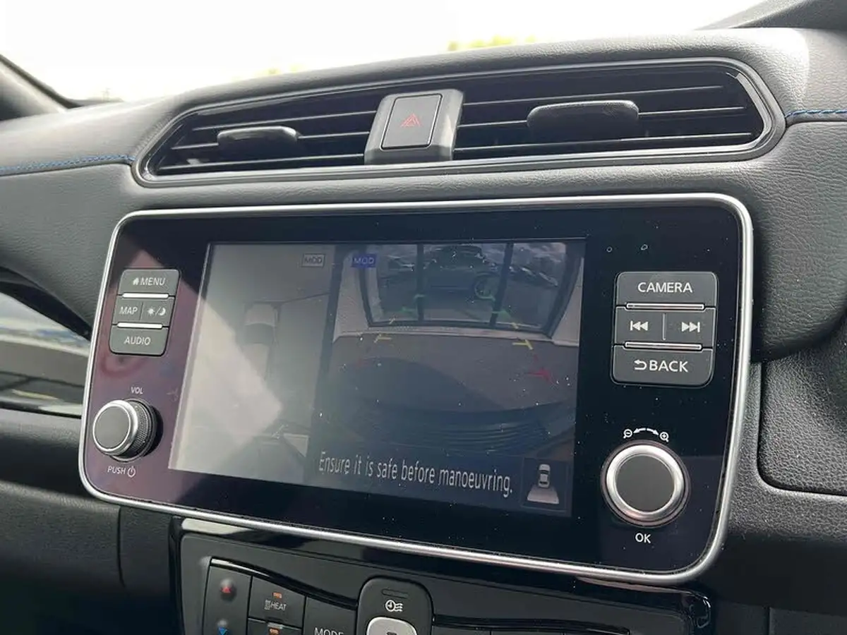 2021-nissan-leaf-e-tekna-big-30