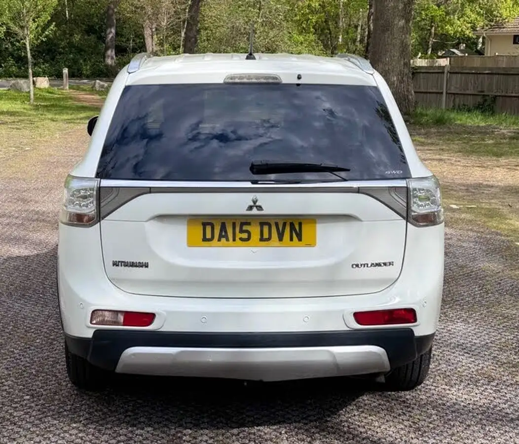 2015-mitsubishi-outlander-22di-d-gx3-7st-auto-big-11