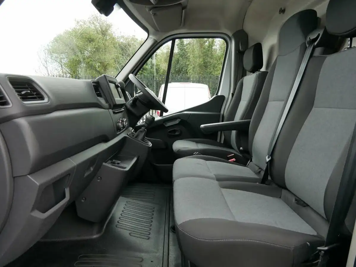 2024-nissan-interstar-23dci-f35-l3h2-tekna-135pseu6d-panel-van-big-18