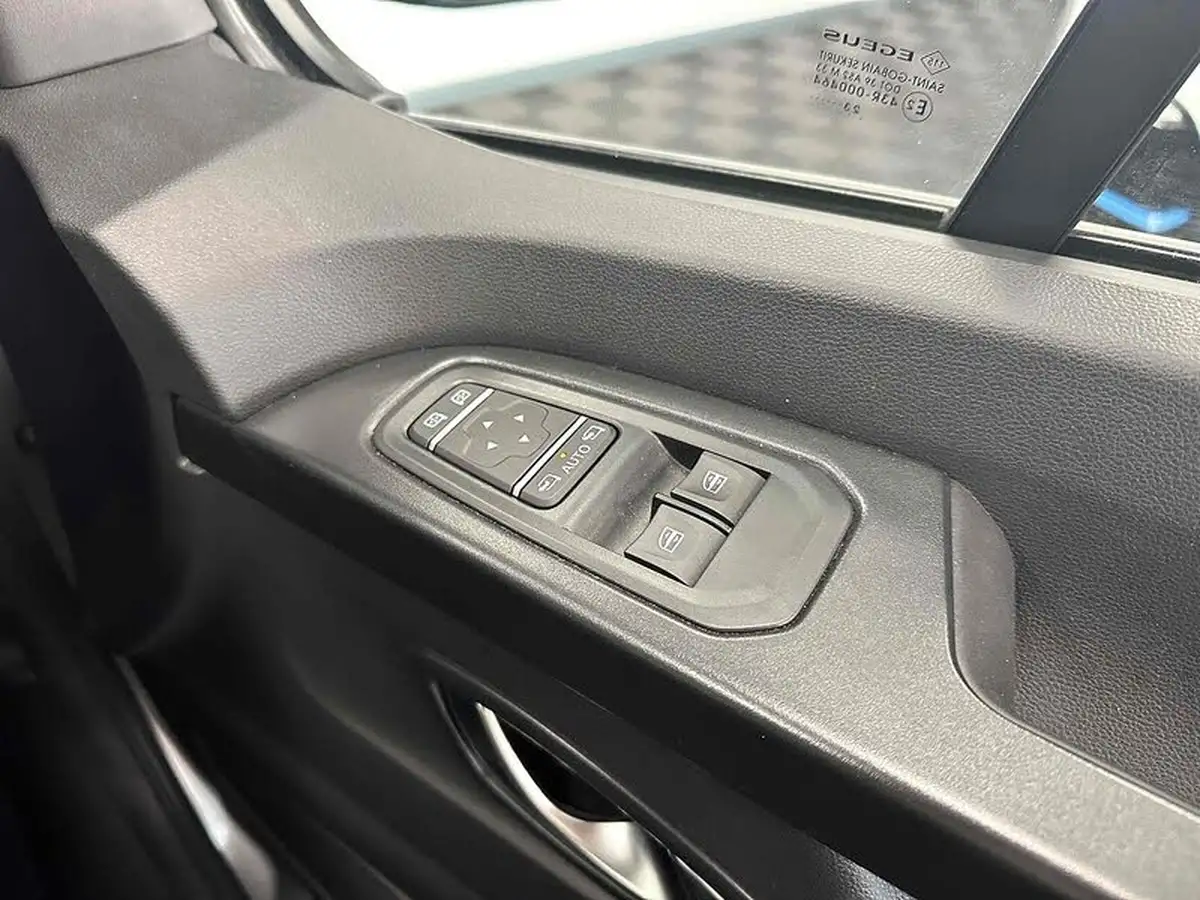 2023-renault-trafic-20dci-sl30-150-extra-eu6d-edc-auto-big-30