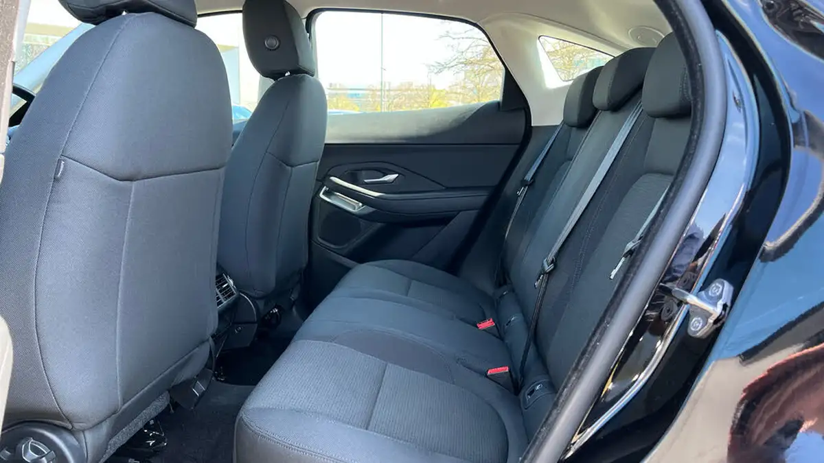 2019-jaguar-e-pace-20-i4d-150ps-big-3