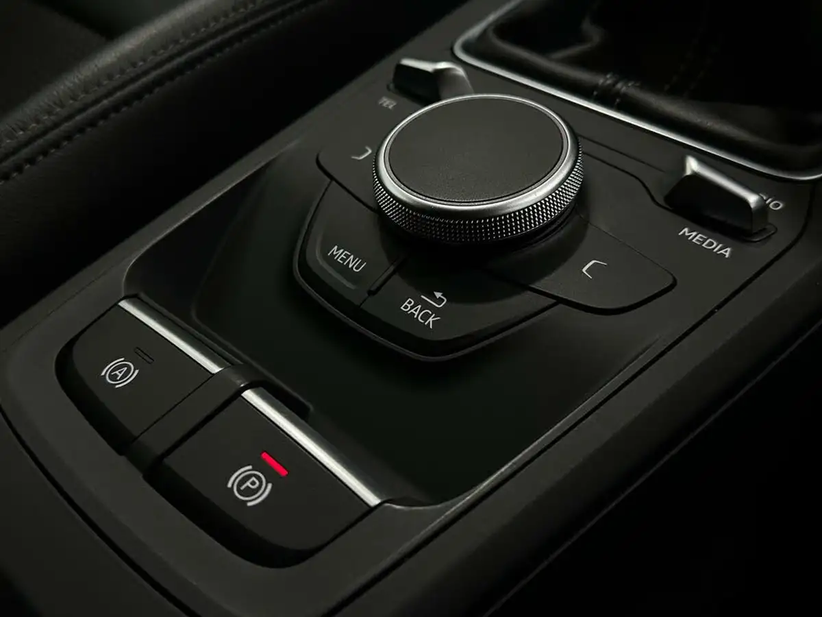2019-audi-q2-10-30-tfsi-s-line-big-18