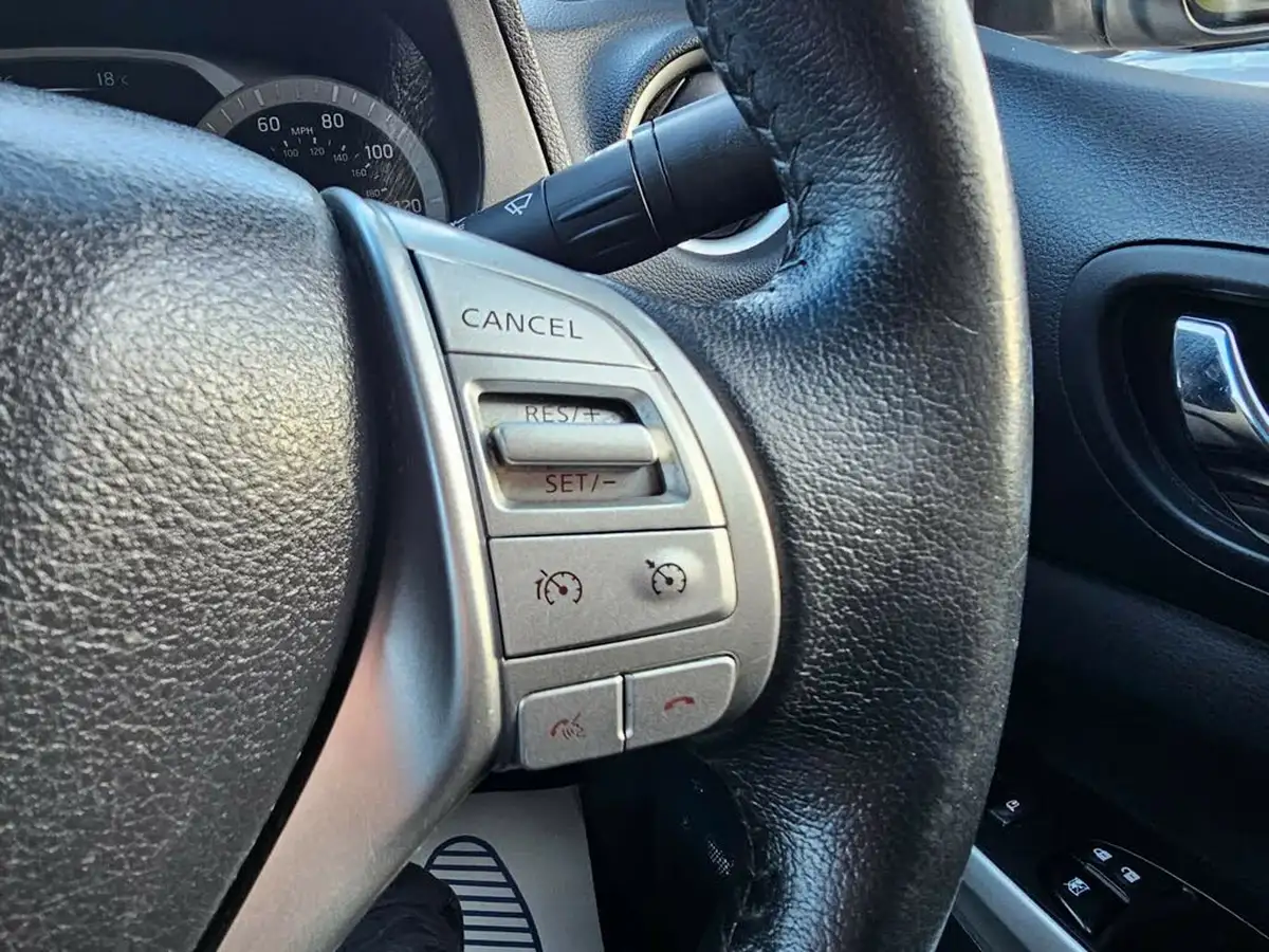 2017-nissan-navara-23dci-tekna-auto-big-24