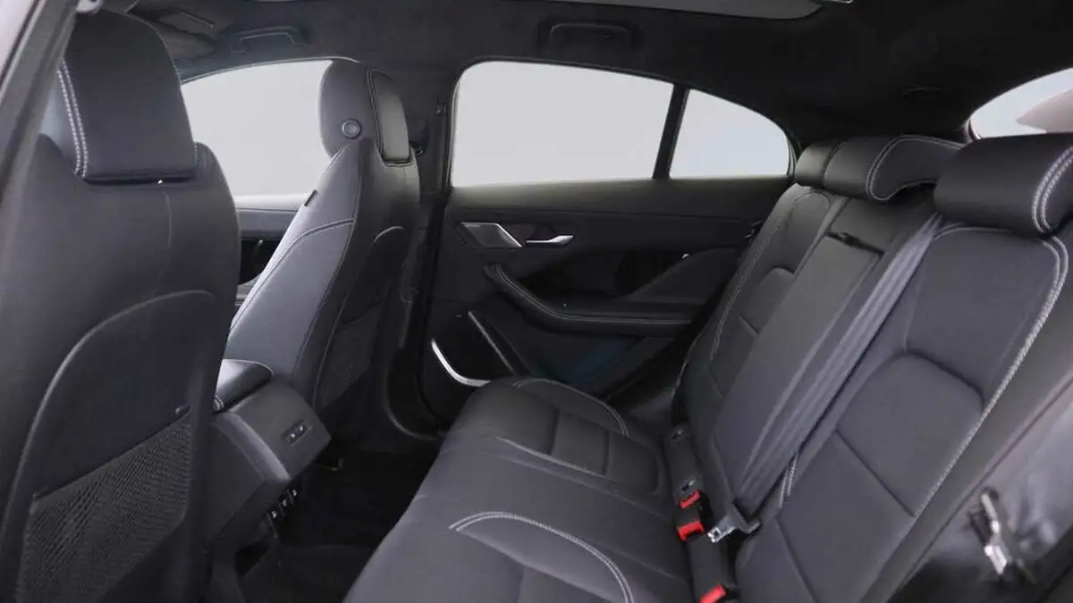2023-jaguar-i-pace-ev400-hse-black-big-3