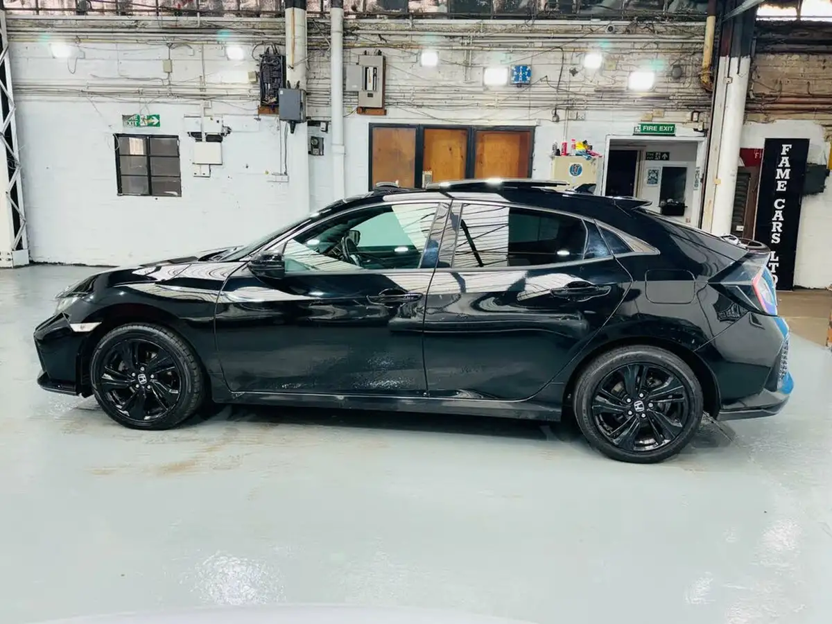 2019-honda-civic-16-i-dtec-ex-tech-packss-hatchback-5d-auto-big-7