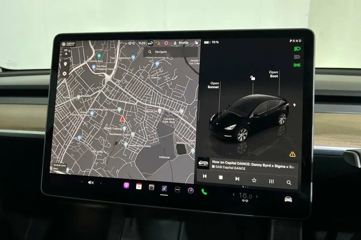 2022-tesla-model-y-e-long-range-big-26