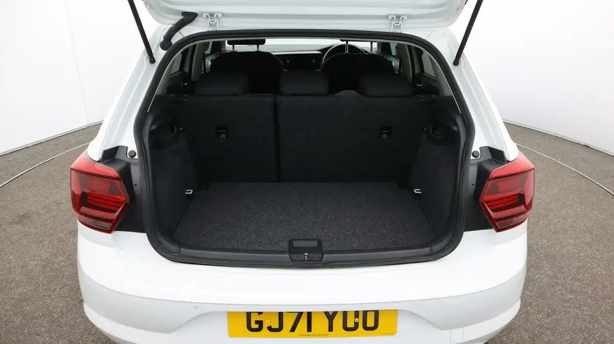 2021-volkswagen-polo-10-match-big-17