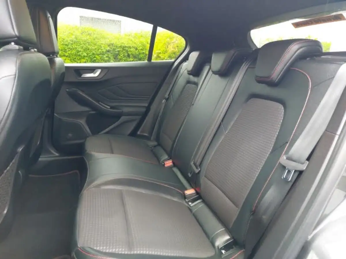 2020-ford-focus-15-st-line-x-hatchback-big-5