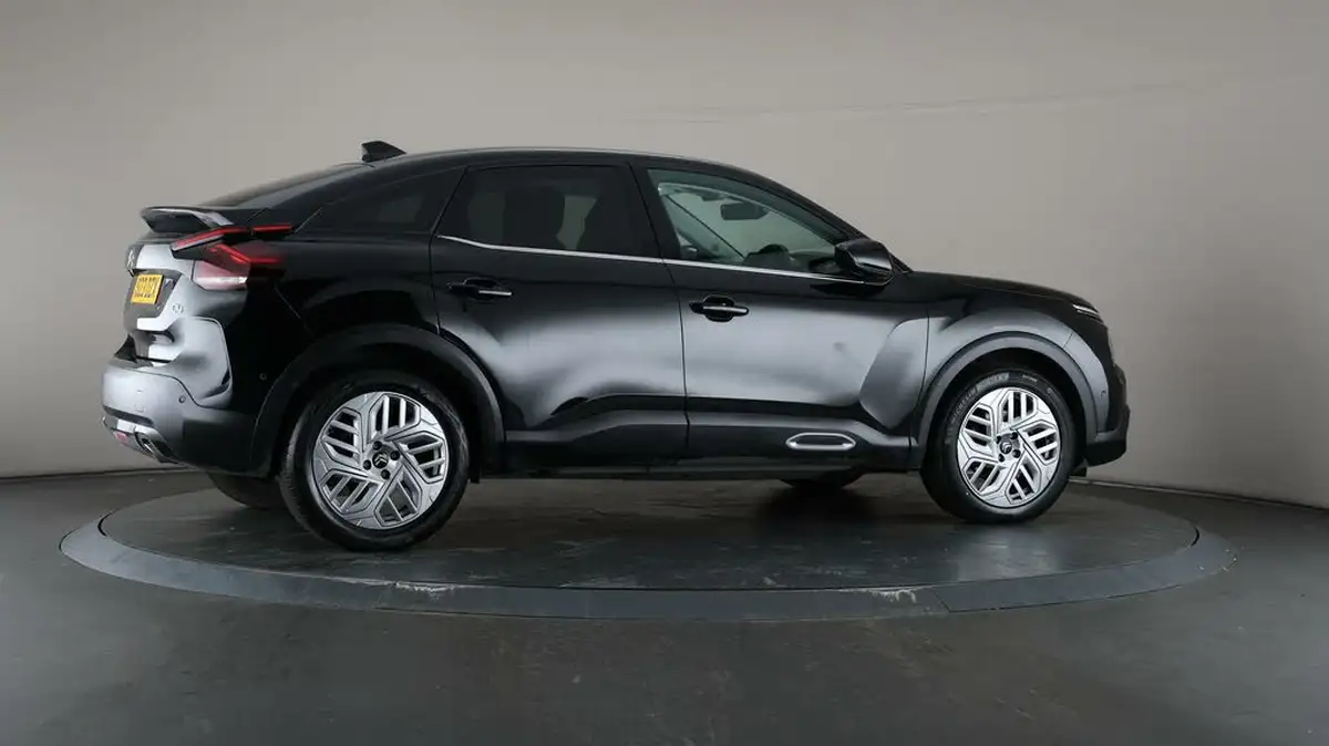 2023-citroen-c4-15bluehdi-shine-plus-big-57