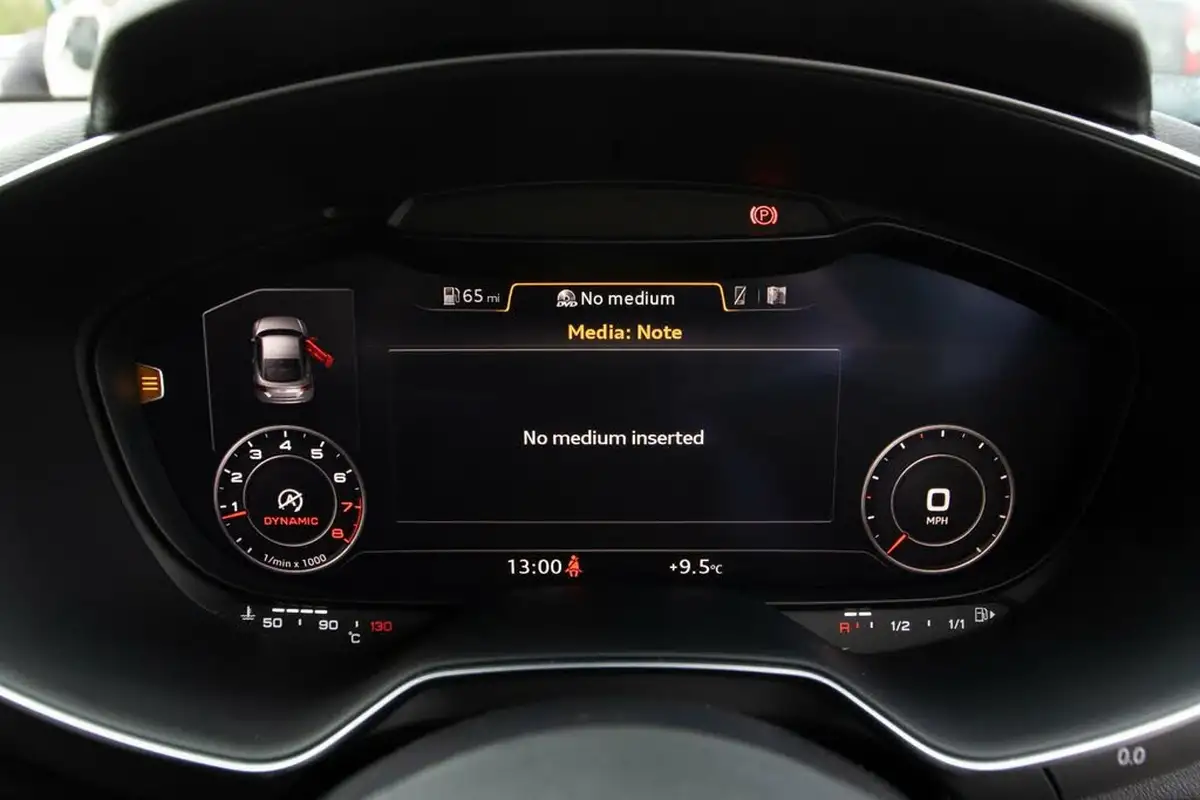 2018-audi-tt-coupe-18-tfsi-s-line-big-24