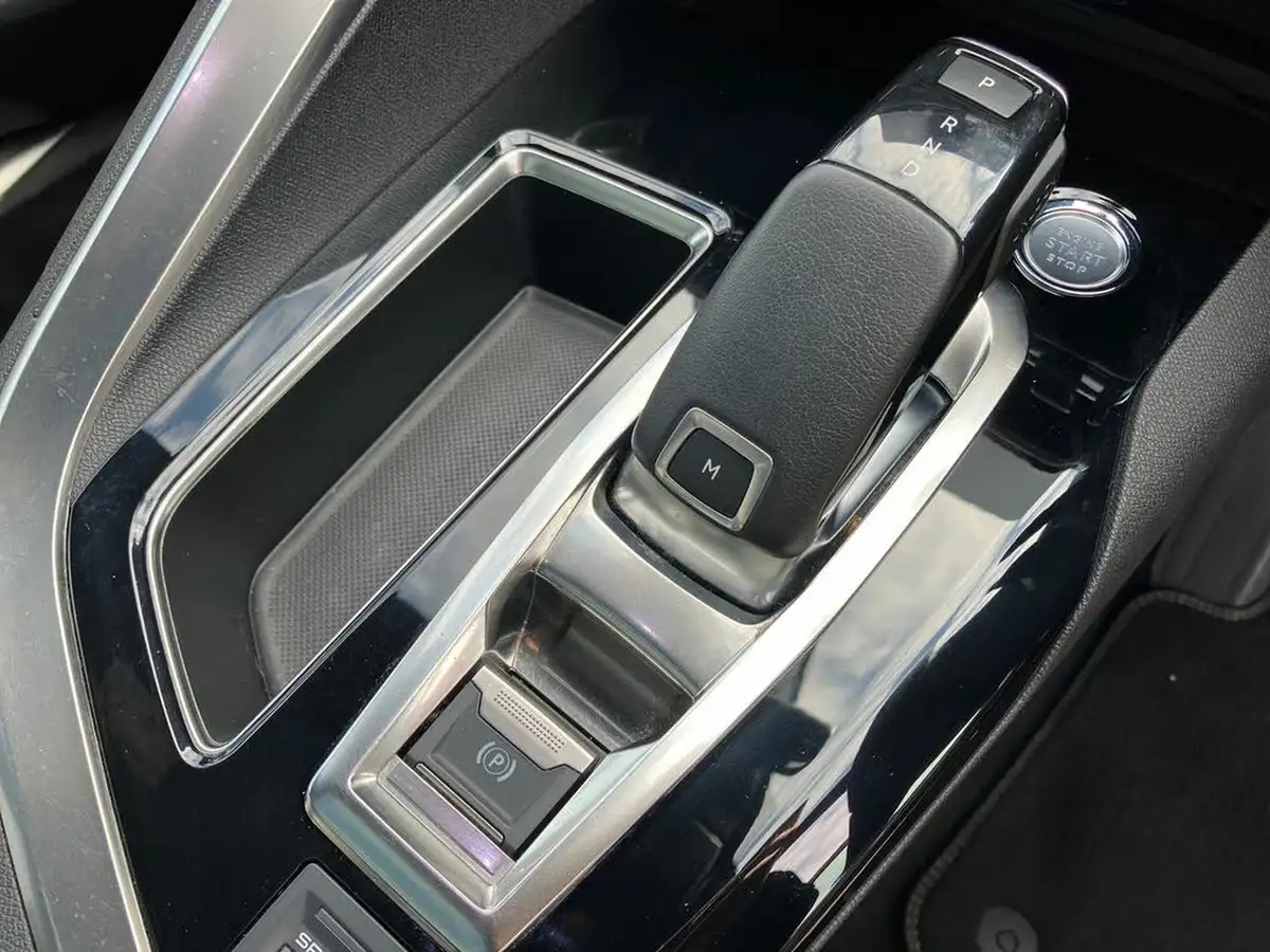 2019-peugeot-3008-suv-16-puretech-gt-line-180bhp-ss-eat8-big-35