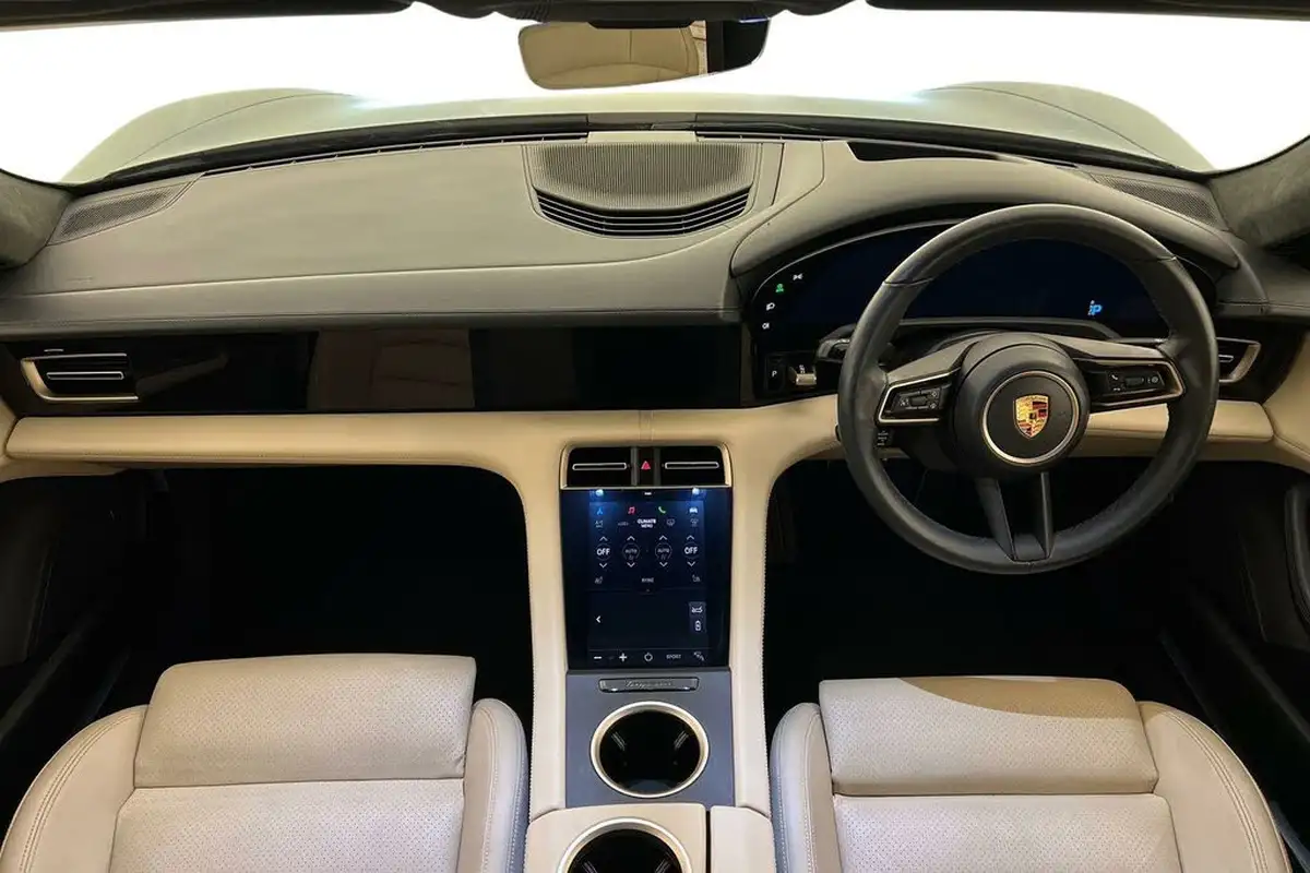 2021-porsche-taycan-e-turbo-big-7