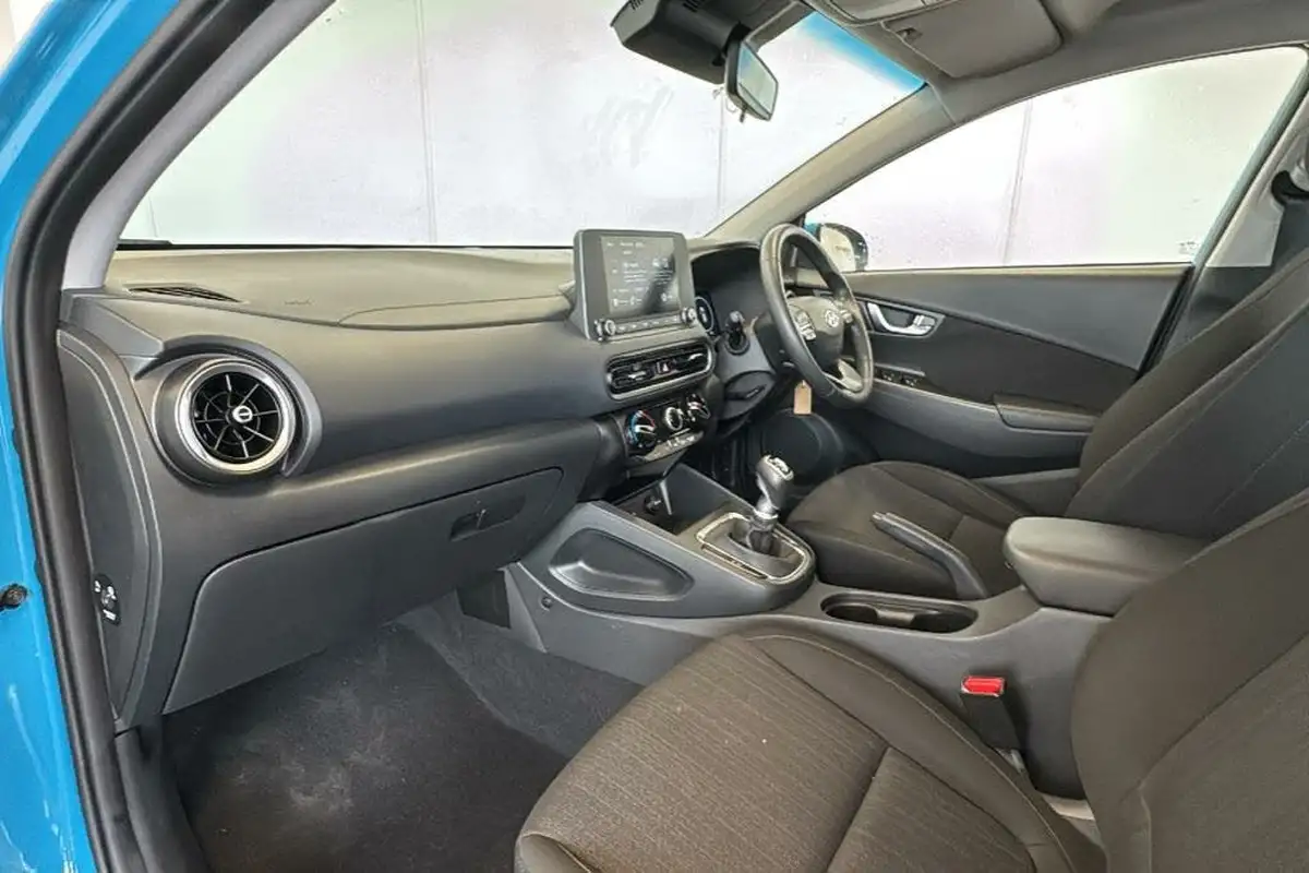 2021-hyundai-kona-10-t-gdi-se-connect-big-17