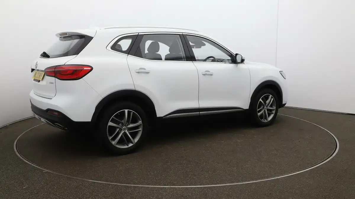 2022-mg-hs-15t-gdi-excite-162ps-big-43