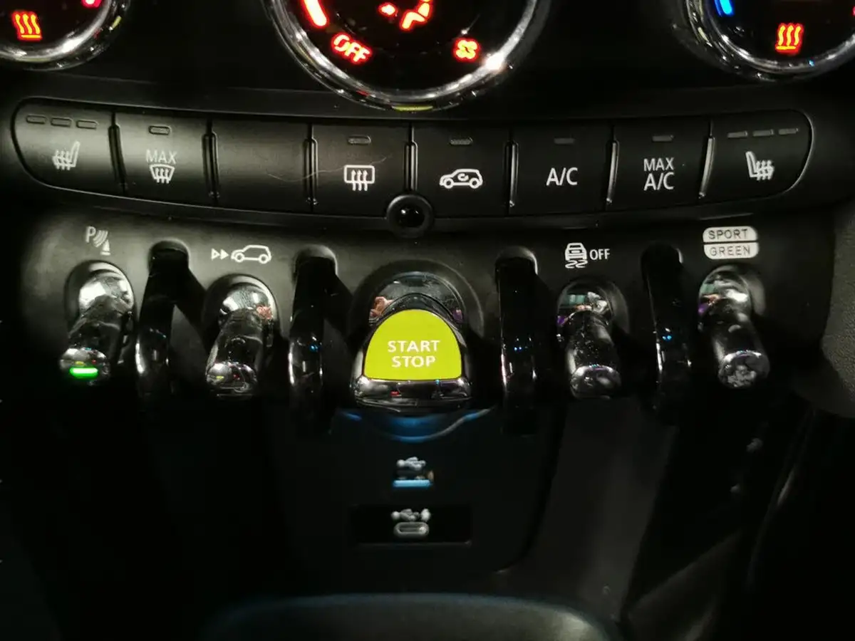2021-mini-cooper-e-cooper-s-collection-edition-big-19