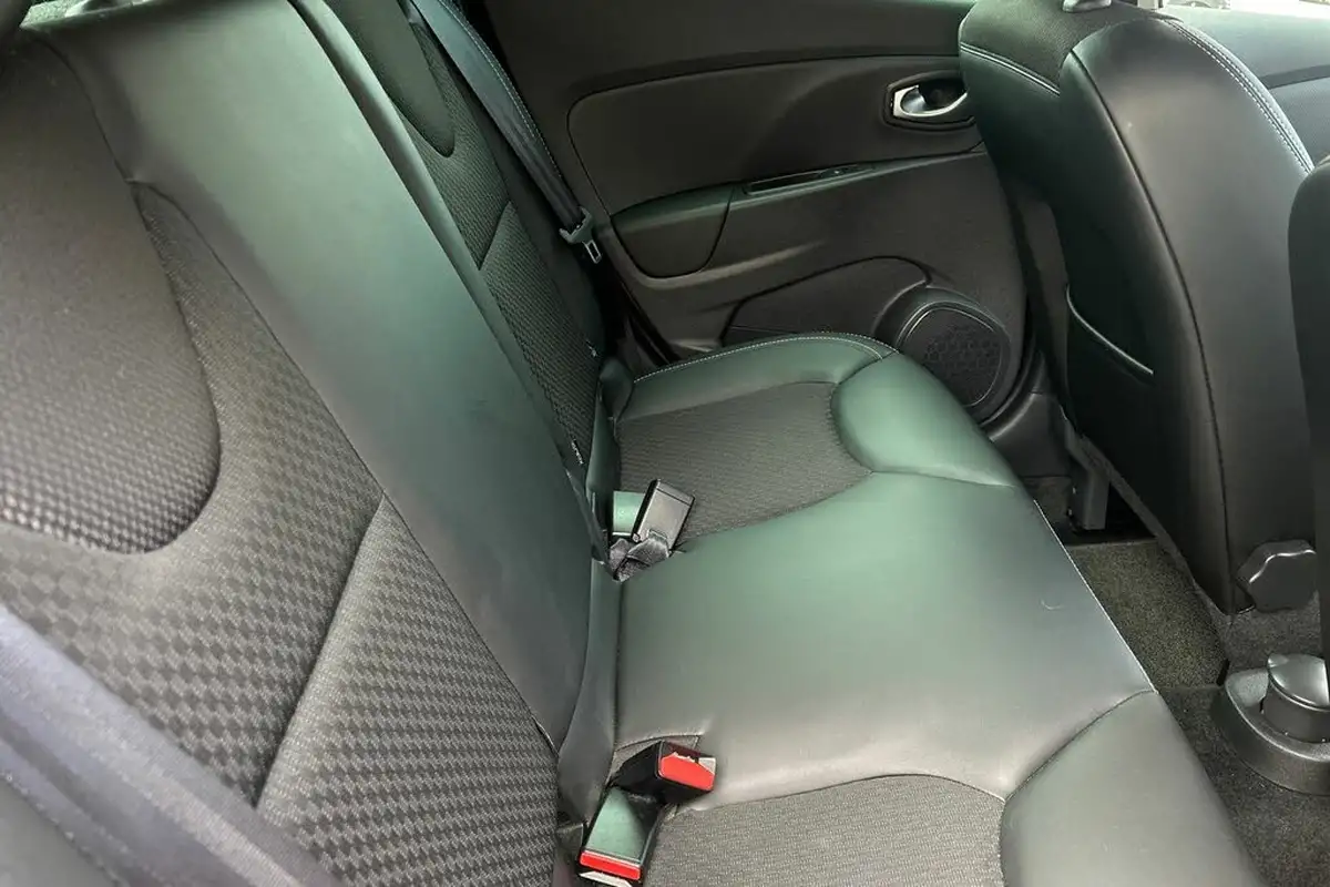 2019-renault-clio-15dci-gt-line-big-16