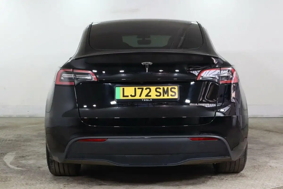 2023-tesla-model-y-e-performance-big-5