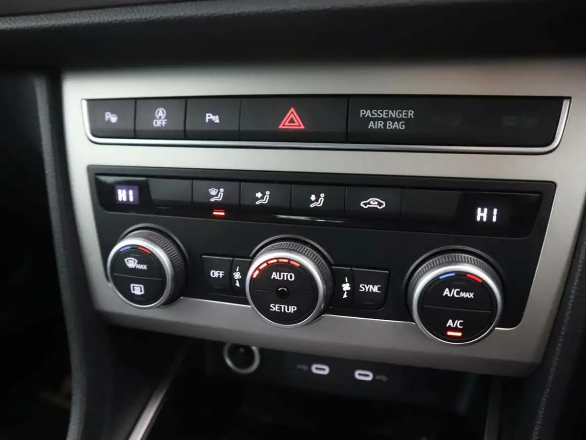 2024-seat-ateca-15-ecotsi-xperience-dsg-big-18