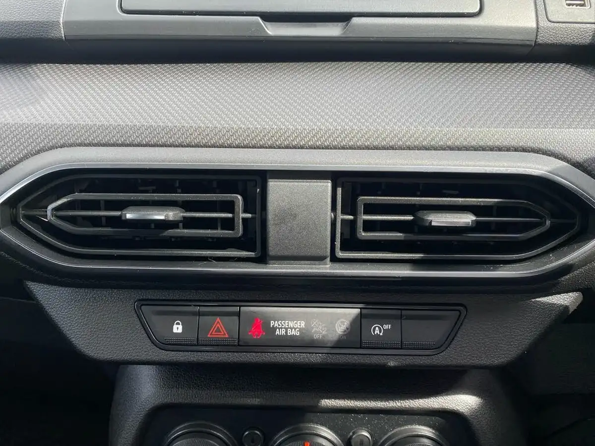 2022-dacia-sandero-10-sce-essential-big-22