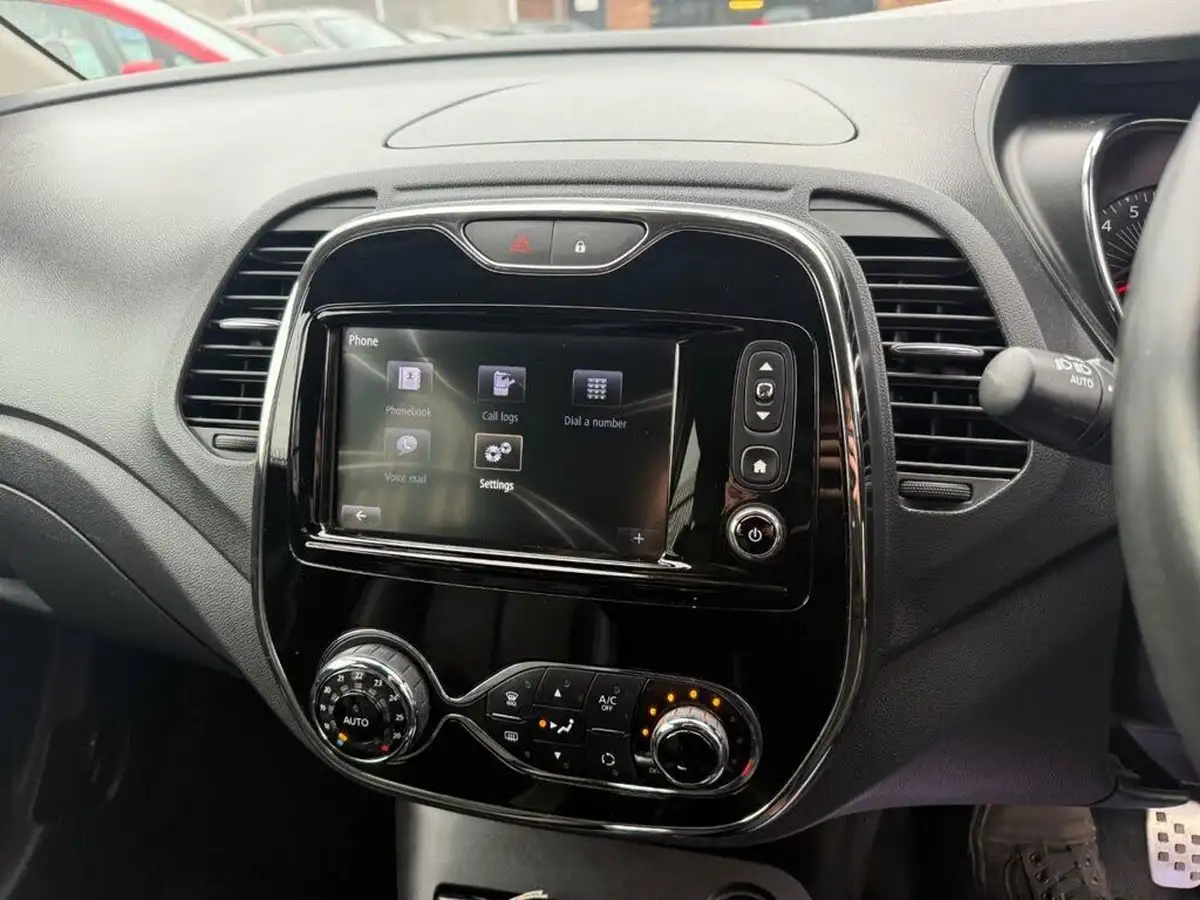 2016-renault-captur-09-signature-nav-big-40