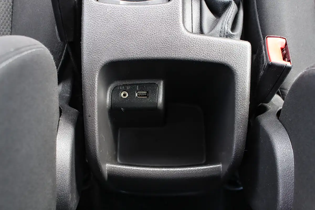 2016-ford-focus-15tdci-style-95ps-hatchback-big-23