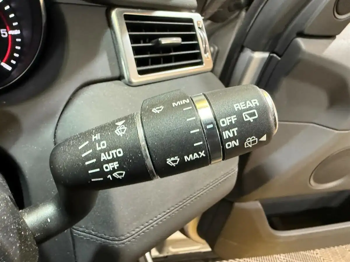 2016-land-rover-discovery-sport-20td4-se-tech-180ps-awd-ss-auto-big-28