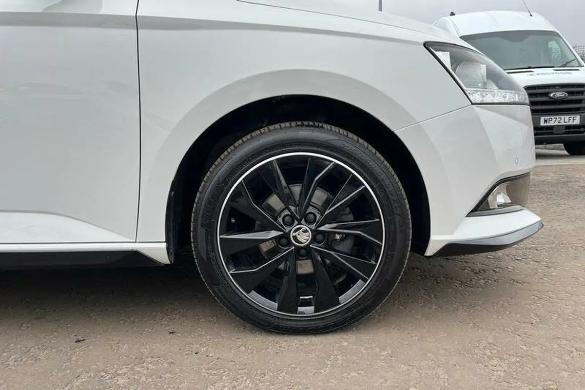2021-skoda-fabia-10-tsi-monte-carlo-95ps-hatchback-big-7