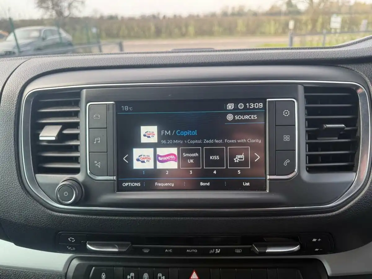 2019-peugeot-traveller-20-bluehdi-allure-20-bluehdi-150ps-standardss-big-27