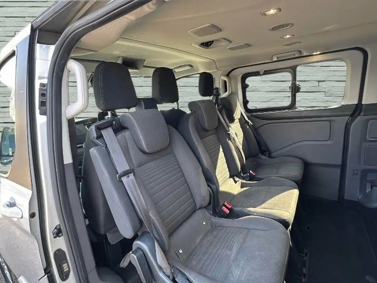 2019-ford-tourneo-custom-20tdci-320-l1-titanium-130ps-auto-big-12