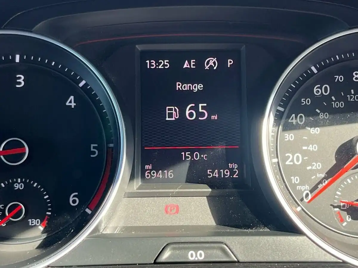 2016-volkswagen-golf-20tdi-gtd-bmt-hatchback-5d-dsg-big-29