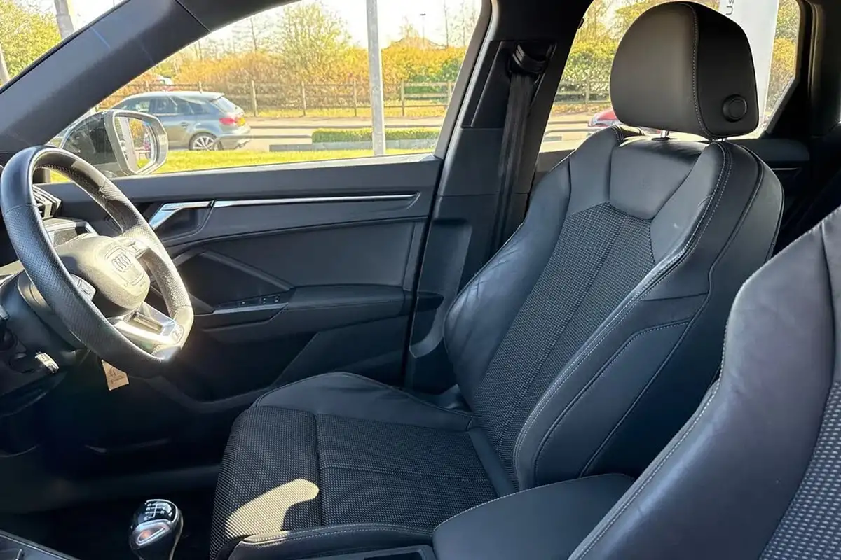 2022-audi-q3-15-35-tfsi-black-edition-codcomfort-sound-pack-sportback-big-42