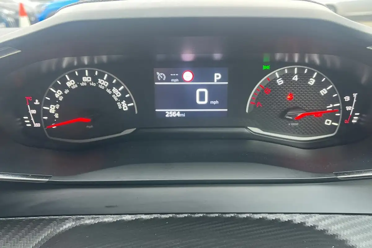 2023-peugeot-208-12-puretech-active-premium-100ps-eat8-big-13