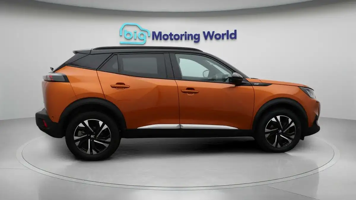 2022-peugeot-2008-suv-12-puretech-gt-big-8