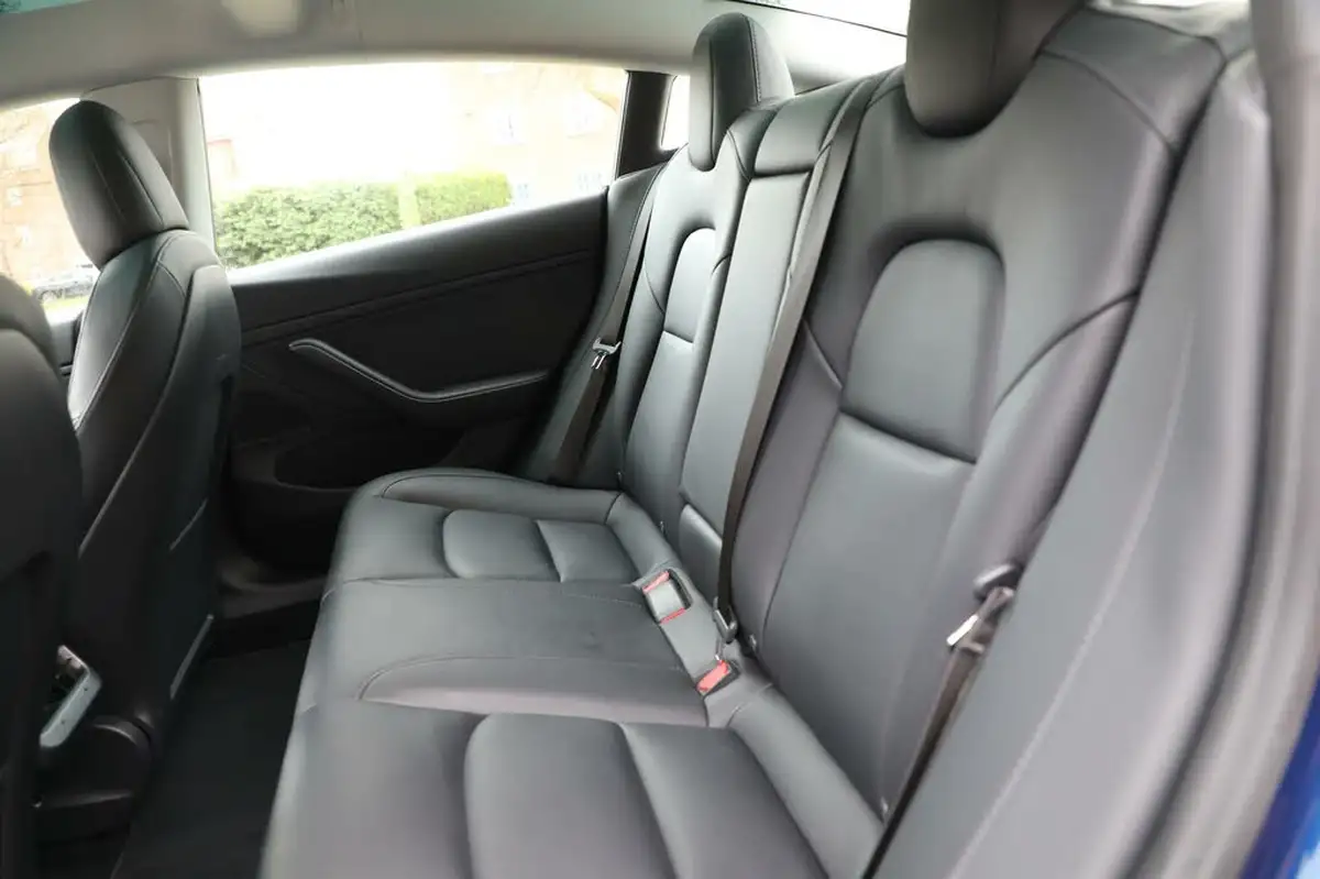 2020-tesla-model-3-e-long-range-big-28